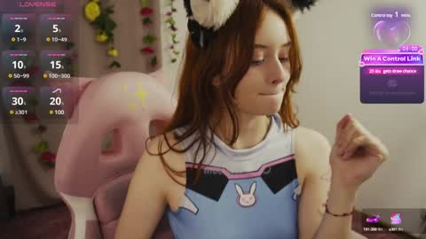 Snapshot of mollysb_05 chatting on December 18, 9:58 am mollysb_05 online show from December 18, 9:58 am