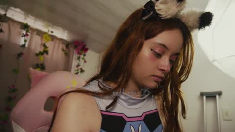 Snapshot of mollysb_05 chatting on January 16, 2:41 pm mollysb_05 online show from January 16, 2:41 pm