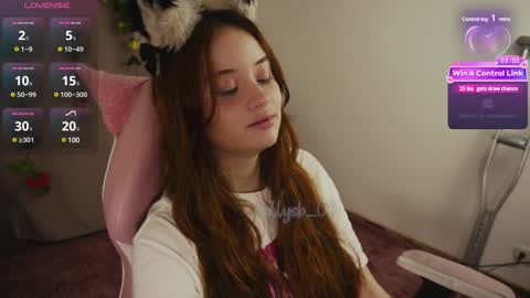 Snapshot of mollysb_05 chatting on January 17, 1:25 am mollysb_05 online show from January 17, 1:25 am