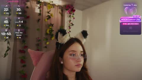 Snapshot of mollysb_05 chatting on February 14, 4:20 pm mollysb_05 online show from February 14, 4:20 pm