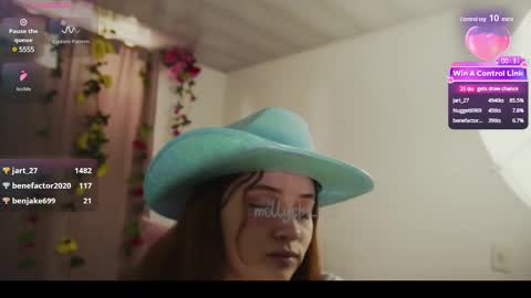 Snapshot of mollysb_05 chatting on February 20, 7:52 pm mollysb_05 online show from February 20, 7:52 pm