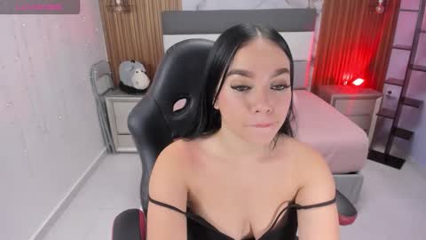 MOLLY online show from October 27, 7:07 pm