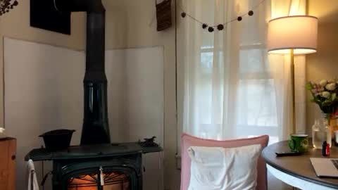 Mia  online show from November 21, 1:54 pm