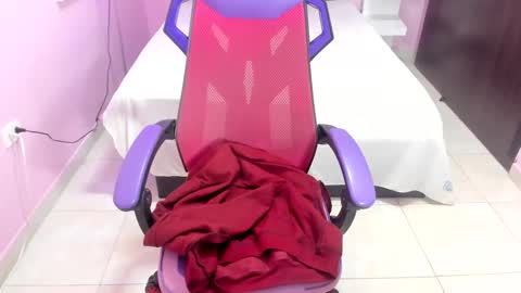 Snapshot of mommy_whore_slut chatting on February 19, 6:10 pm call me slut online show from February 19, 6:10 pm