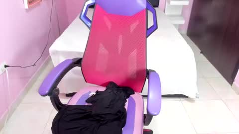 Snapshot of mommy_whore_slut chatting on March 12, 6:00 pm call me slut online show from March 12, 6:00 pm