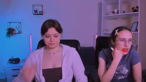 Mona  online show from November 9, 8:07 pm