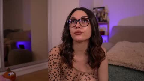 Snapshot of mona_lisss chatting on November 16, 1:28 pm Mona Lisss online show from November 16, 1:28 pm