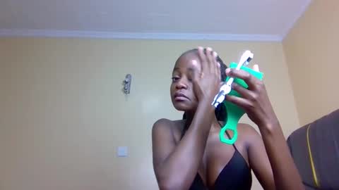 Mona online show from November 3, 7:09 am