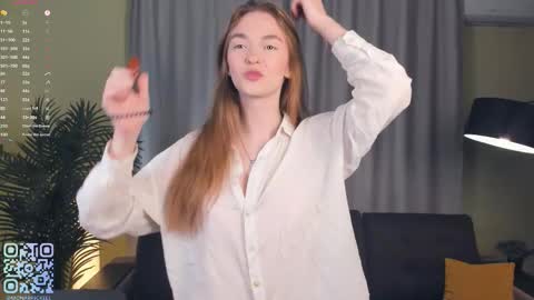 Mona online show from September 18, 5:04 pm