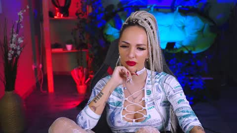 Monika online show from February 5, 3:52 pm