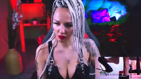 Monika online show from February 11, 12:05 pm