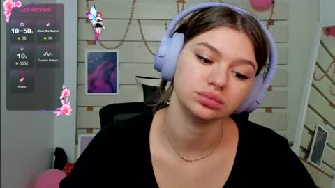 Monika online show from March 5, 1:50 pm