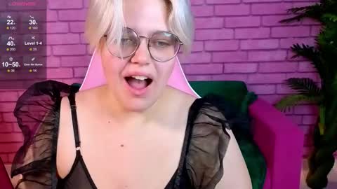 Monica online show from October 16, 9:21 am