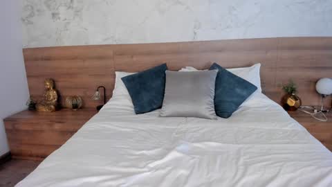 Snapshot of moniquemilff chatting on January 31, 7:29 pm Monique online show from January 31, 7:29 pm