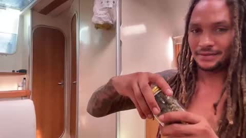 Snapshot of monkandmia chatting on October 12, 2:05 pm Monk and Mia online show from October 12, 2:05 pm