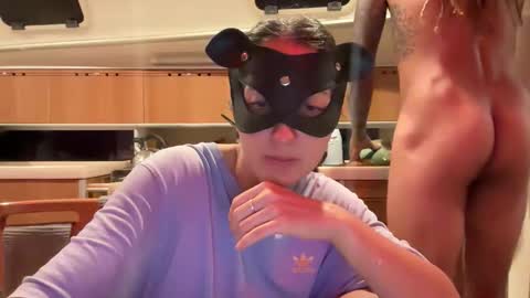 Snapshot of monkandmia chatting on October 17, 4:26 am Monk and Mia online show from October 17, 4:26 am