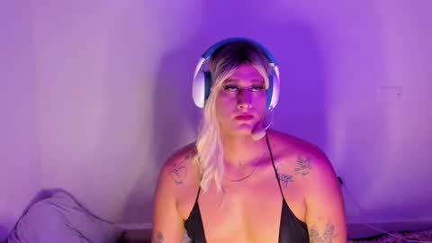 Snapshot of monojuan06 chatting on March 7, 8:00 pm veronika ind online show from March 7, 8:00 pm