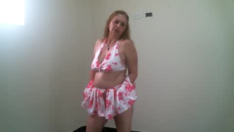 Snapshot of monserratsweet6 chatting on September 16, 10:22 pm monserratsweet6 online show from September 16, 10:22 pm