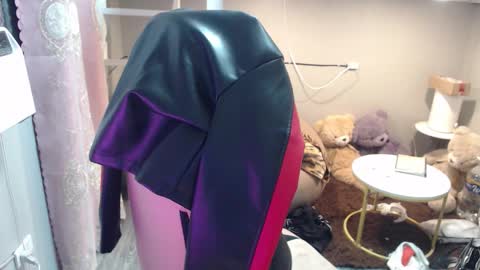 ELYSE A SIMPLE GIRL online show from September 13, 2:39 pm