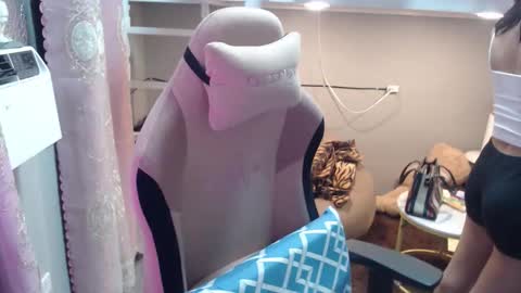 ELYSE A SIMPLE GIRL online show from September 18, 11:23 am