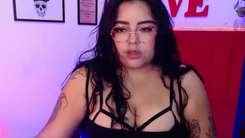 moon_sunflowers online show from March 3, 3:30 am