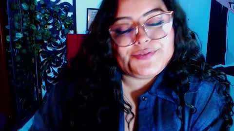 moon_sunflowers online show from November 22, 12:09 am