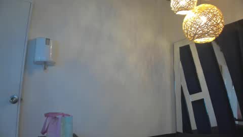 Luna  online show from March 4, 6:50 pm