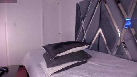 Luna  online show from September 18, 5:59 pm