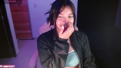 Snapshot of moonbella_bell chatting on December 31, 8:48 am bell online show from December 31, 8:48 am