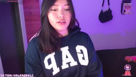 Snapshot of moonbella_bell chatting on September 27, 6:40 am bell online show from September 27, 6:40 am