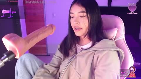 Snapshot of moonbella_bell chatting on November 28, 5:32 am bell online show from November 28, 5:32 am