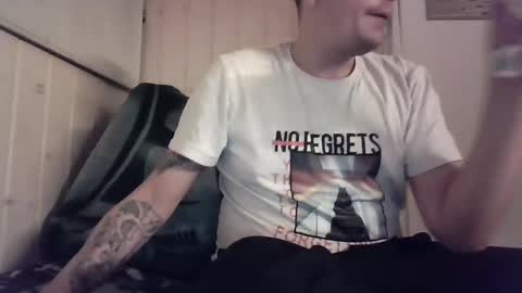 Snapshot of moonlines chatting on December 24, 5:49 am BouncyBoner online show from December 24, 5:49 am