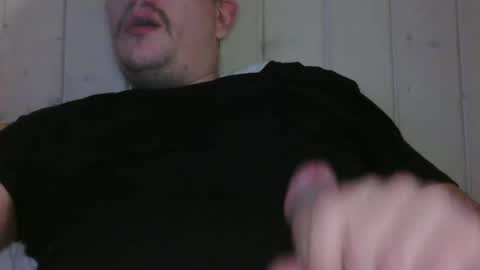 Snapshot of moonlines chatting on January 14, 1:36 am BouncyBoner online show from January 14, 1:36 am