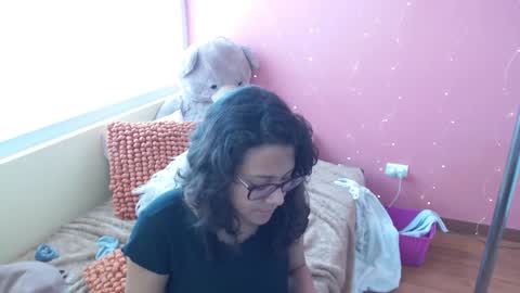 Snapshot of mora_haze chatting on December 28, 6:40 pm Mora Haze 3 online show from December 28, 6:40 pm