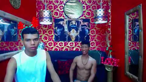 duohot23 online show from December 3, 7:11 pm