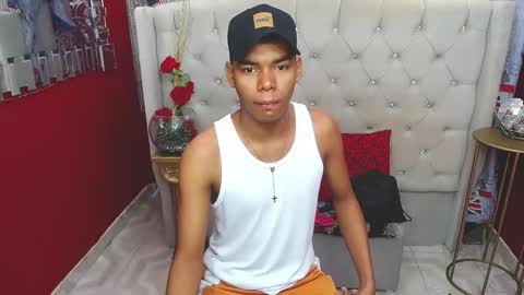 duohot23 online show from February 8, 7:05 pm