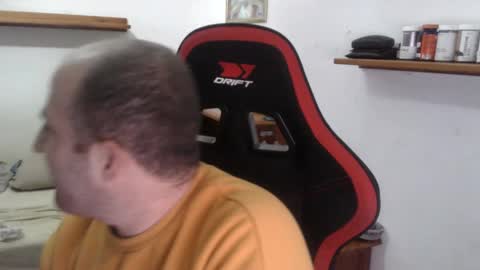 Snapshot of morenoch19 chatting on December 16, 3:11 pm alejo online show from December 16, 3:11 pm