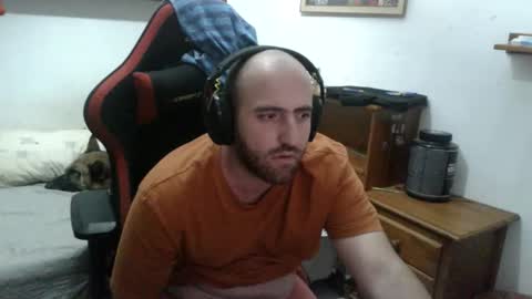 Snapshot of morenoch19 chatting on October 23, 5:01 pm alejo online show from October 23, 5:01 pm