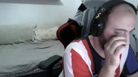 Snapshot of morenoch19 chatting on November 17, 1:28 pm alejo online show from November 17, 1:28 pm