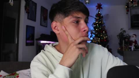 Snapshot of morgan_hiller chatting on December 3, 5:55 pm online show from December 3, 5:55 pm