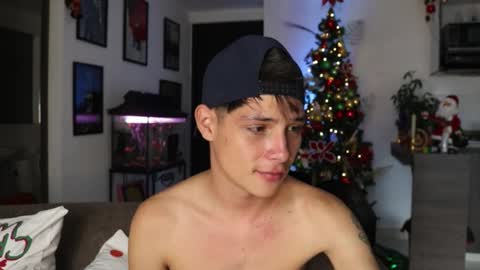 Snapshot of morgan_hiller chatting on December 3, 9:01 pm online show from December 3, 9:01 pm