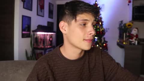 Snapshot of morgan_hiller chatting on December 29, 10:47 pm online show from December 29, 10:47 pm