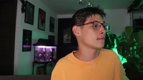 Snapshot of morgan_hiller chatting on February 7, 1:04 am online show from February 7, 1:04 am