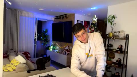 Snapshot of morgan_hiller chatting on November 29, 1:30 am online show from November 29, 1:30 am