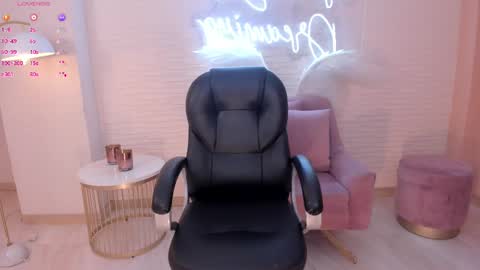 Morgan Hicks online show from February 11, 12:49 am