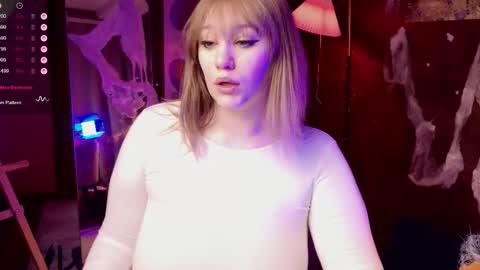 morvelyn online show from October 31, 4:30 pm