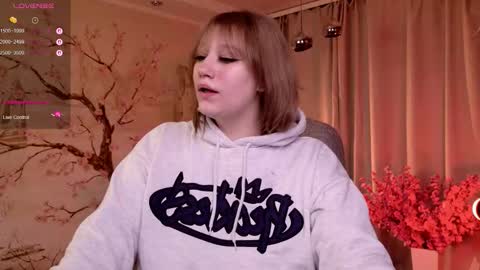 morvelyn online show from November 27, 12:40 pm