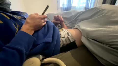 Snapshot of mouillelenos chatting on January 2, 3:19 pm CamO online show from January 2, 3:19 pm