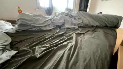 Snapshot of mouillelenos chatting on January 4, 11:33 am CamO online show from January 4, 11:33 am