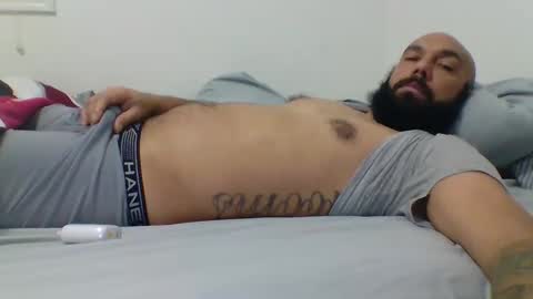 Snapshot of mr8plus chatting on January 4, 7:03 am Mr8 online show from January 4, 7:03 am